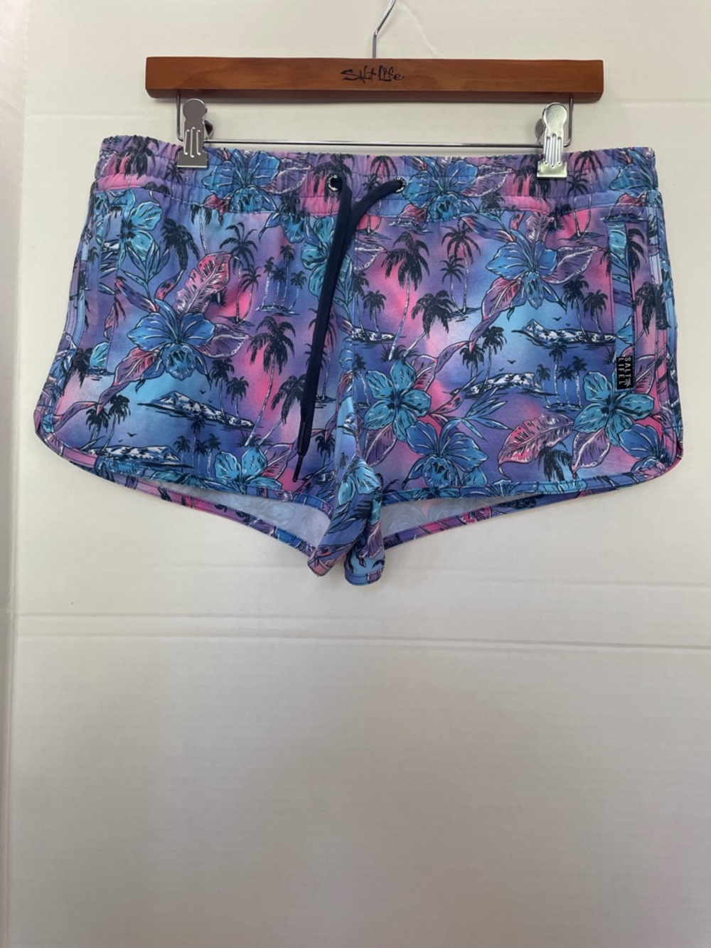 Salt Life Juniors/Women’s Blue and Pink Tropical Athletic Unlined Swim Shorts - Picture 3 of 6